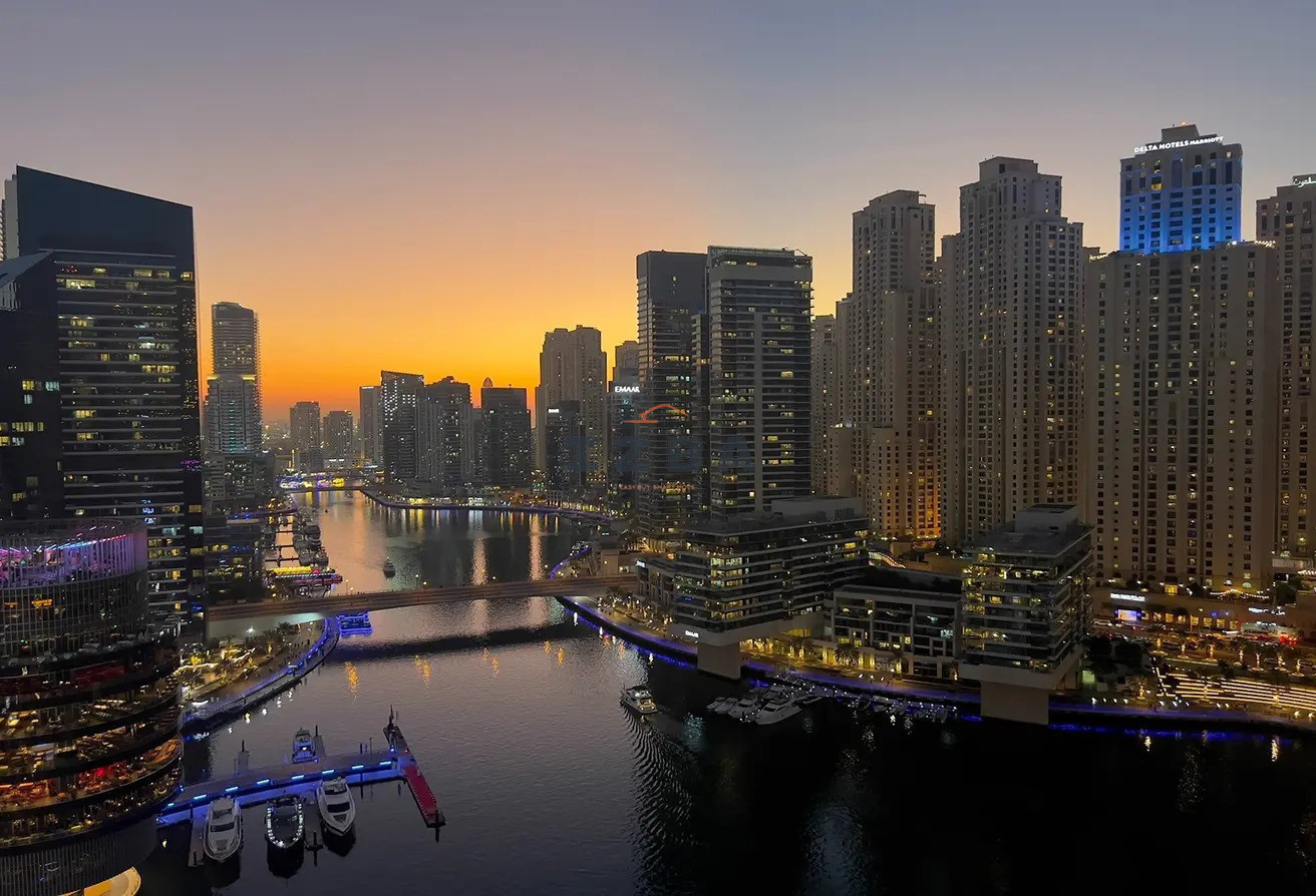 Modern Luxury 2BR |Modern Interiors | Prime Marina Location